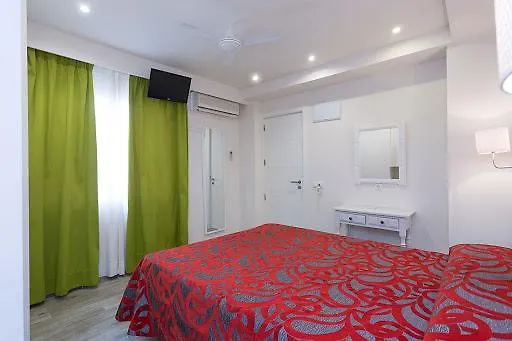 Hostal Sol Y Miel Benalmádena 2*,