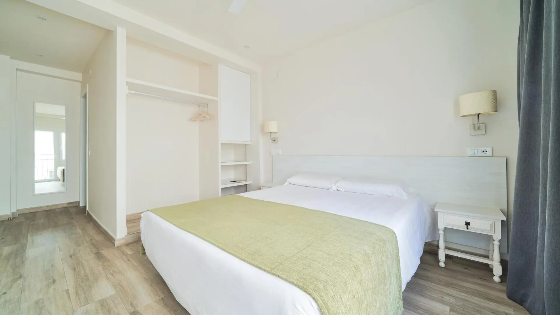 Hostal Sol Y Miel Benalmadena 2*,